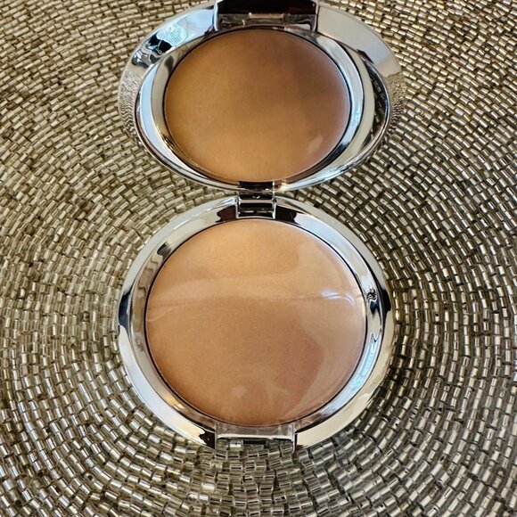 🌟 IT Cosmetics Hello Light Crème - Picture 4 of 7